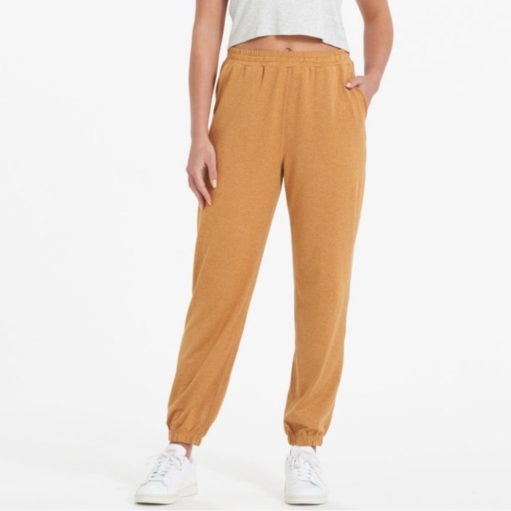Vuori Boyfriend Drawstring Pants Joggers in Mustard Golden Yellow